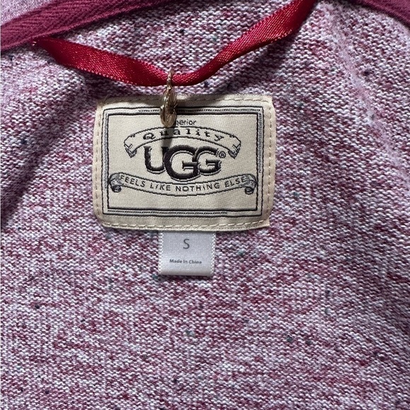 Ugg Australia Berry Colored Cover Up Shoulder Sweater Size Small - Picture 5 of 5